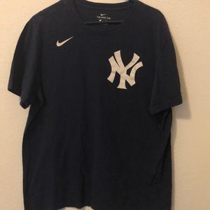 THE NIKE TEE WITH NEW YORK LOGO
